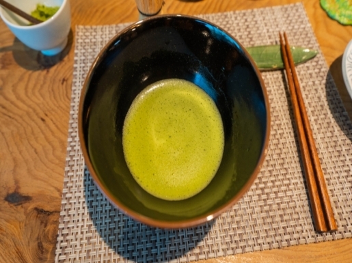 ���� ����4